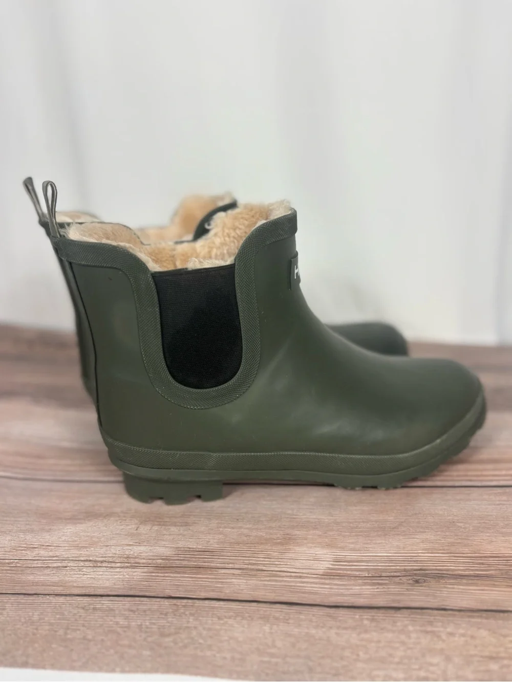 HISEA Olive Green Fleece-Lined Chelsea Rain Boots women’s size 7